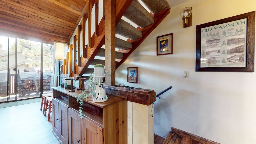 Mammoth Sierra Townhomes #25 3 Bedroom Condo