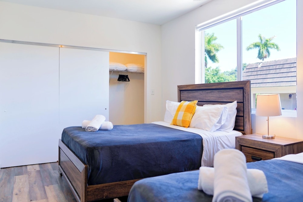 Stylish Townhouses by Design District