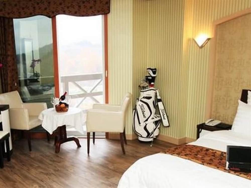 Club Olympia Pension & Resort