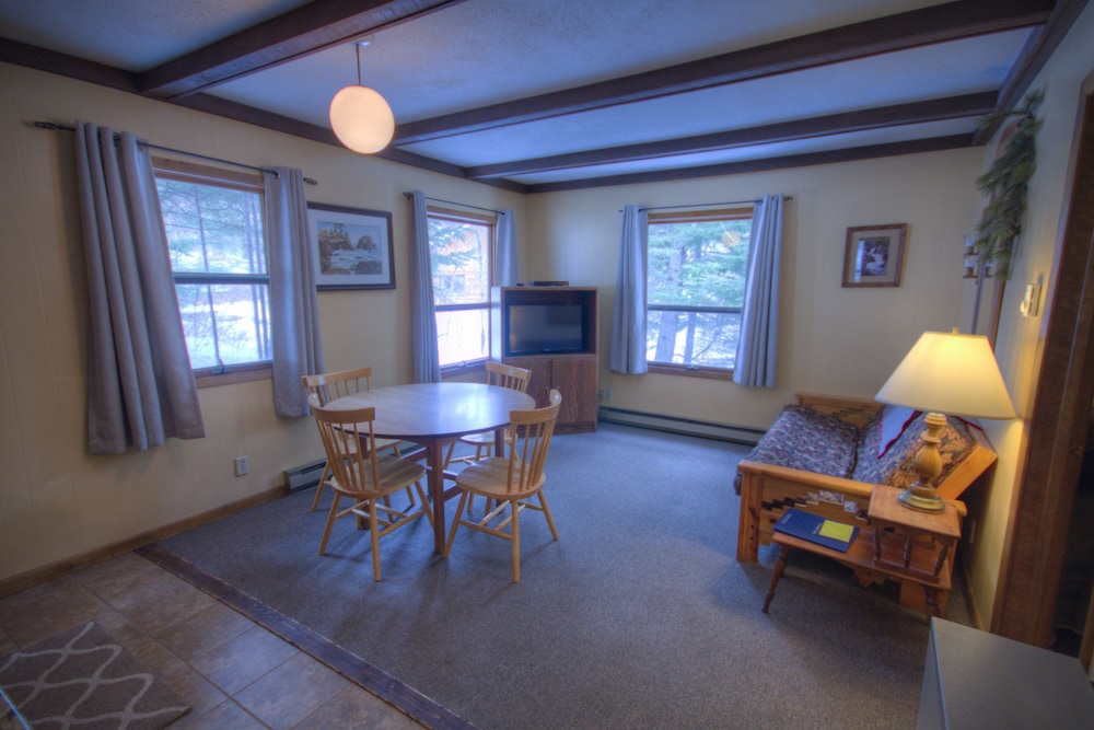 Cascade Lodge