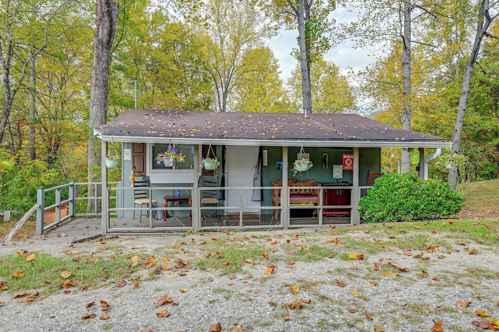 Shared Hot Tub & Fire Pit: Tranquil Whittier Gem! view 3