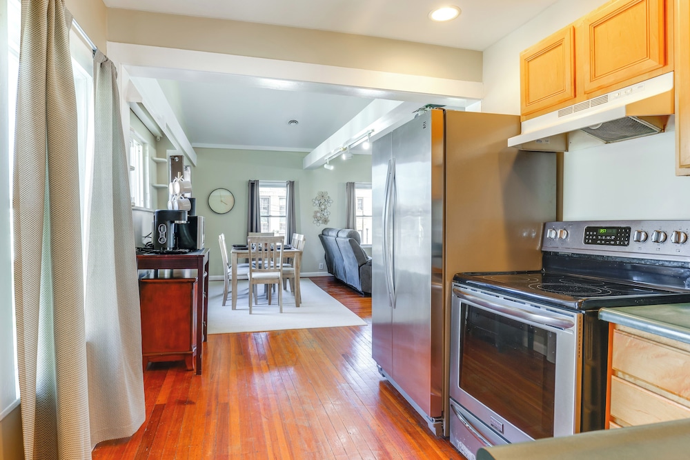 1 Block to Dtwn Seneca Falls: Apartment w/ Yard!