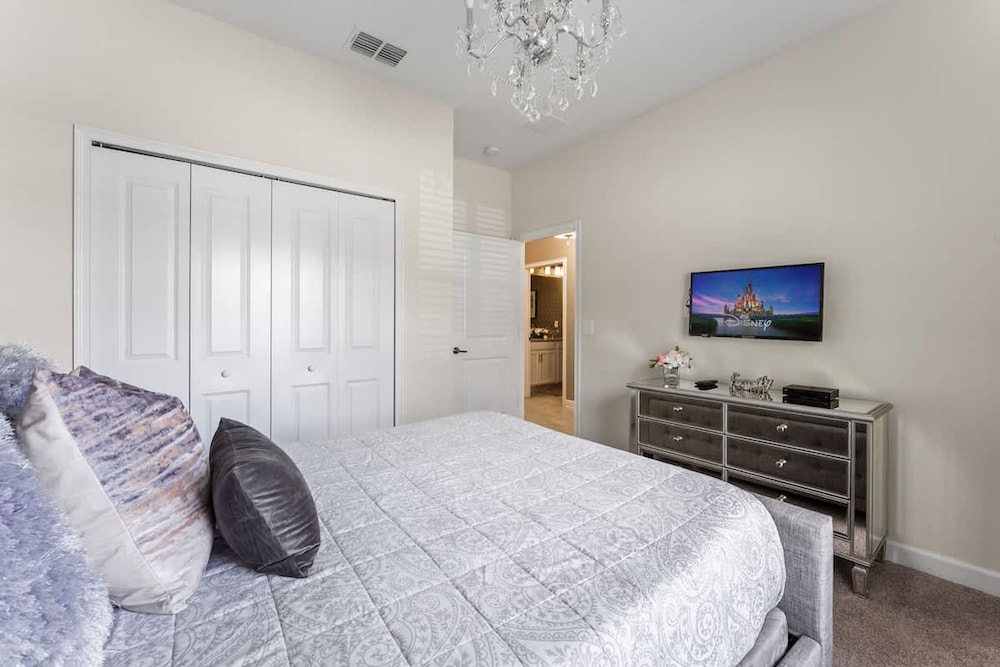 5 BR Disney Themed Bedrooms