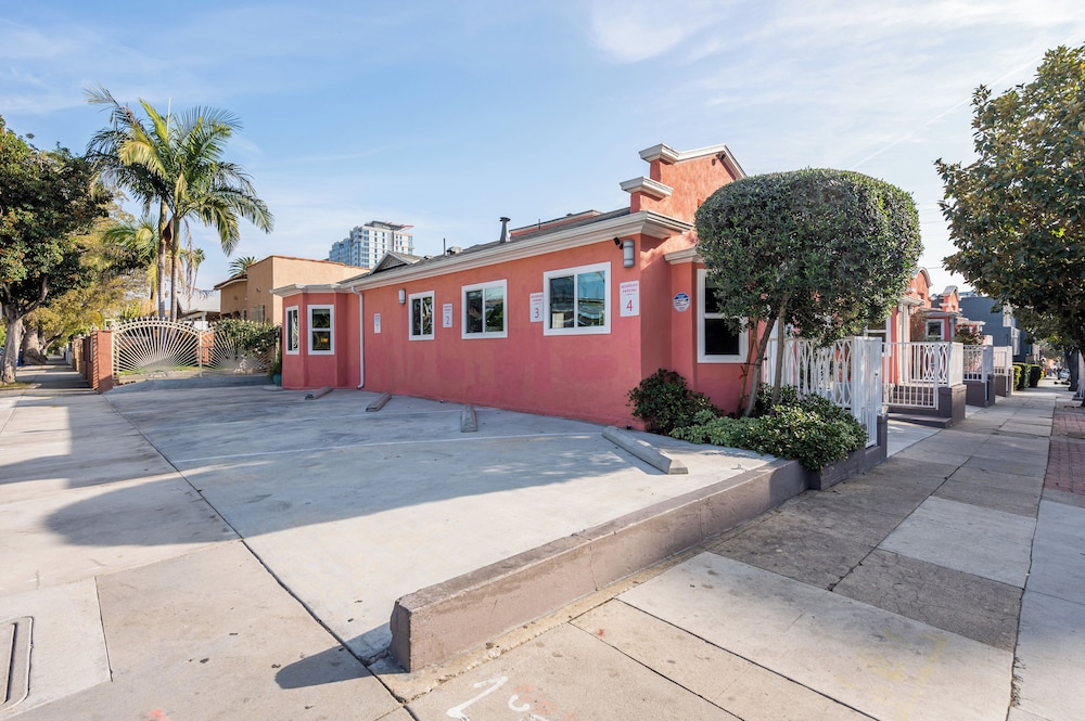 The Gower Street Bungalows by AvantStay