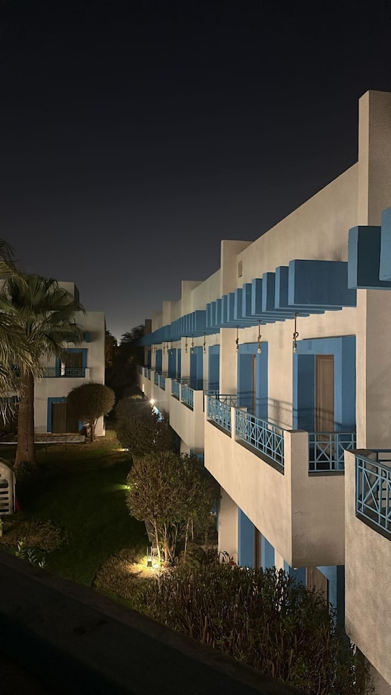 Golden Square Resort