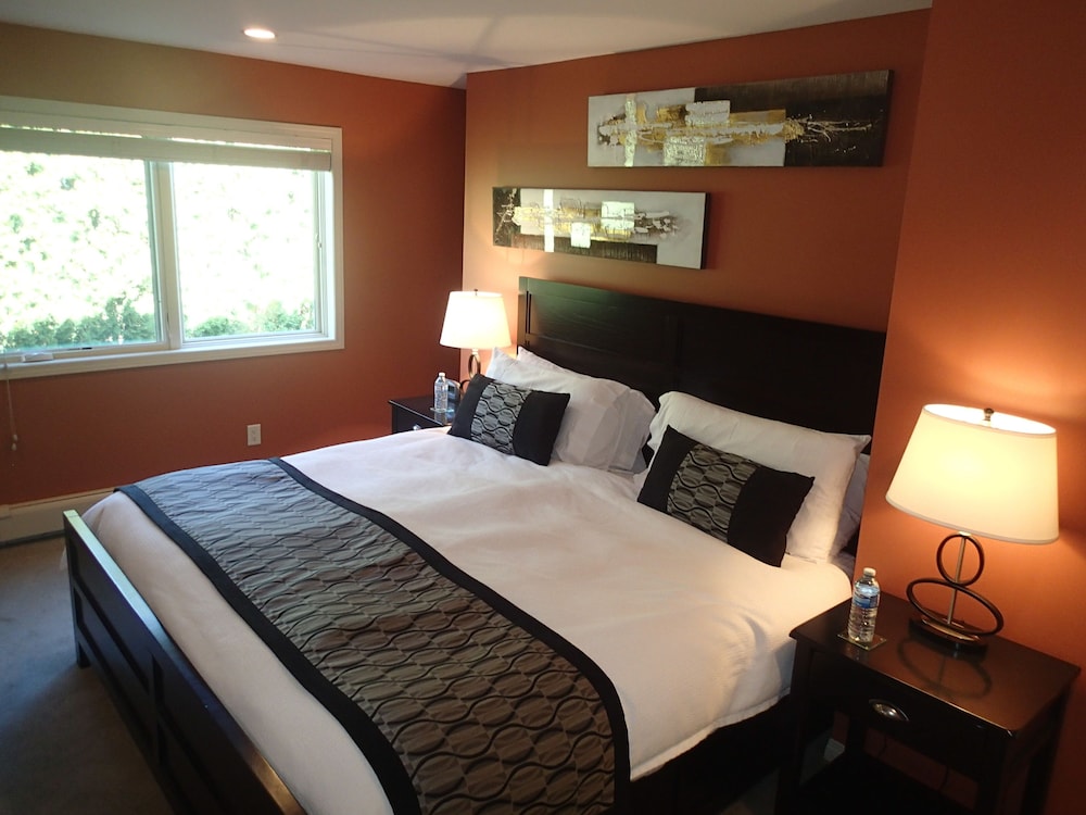A View of the Lake Bed & Breakfast - Image 5