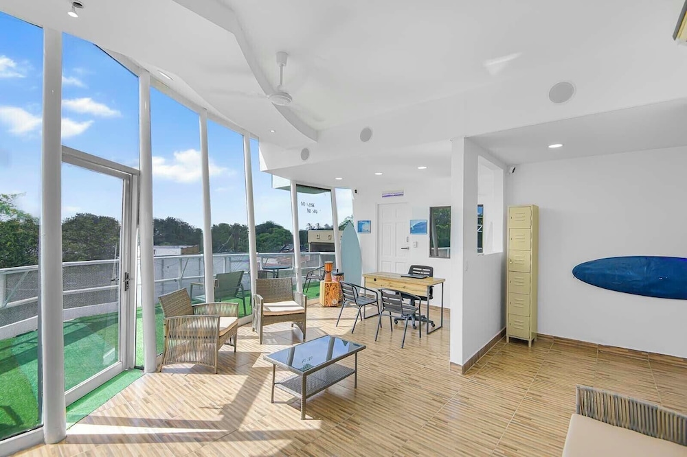 Surfo House