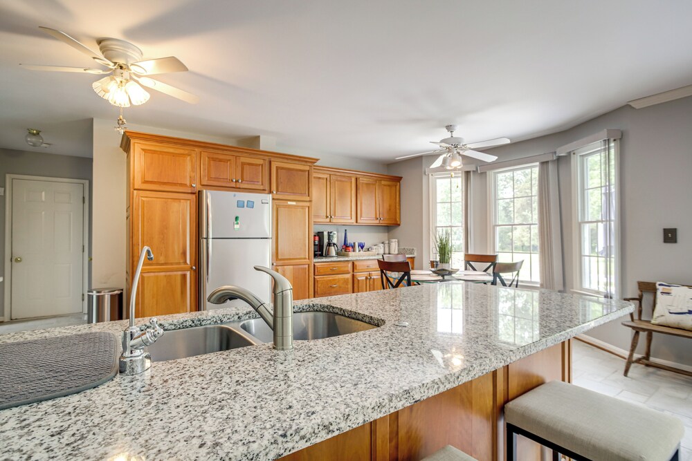 Waterfront Home w/ Hot Tub in Bozman Village!