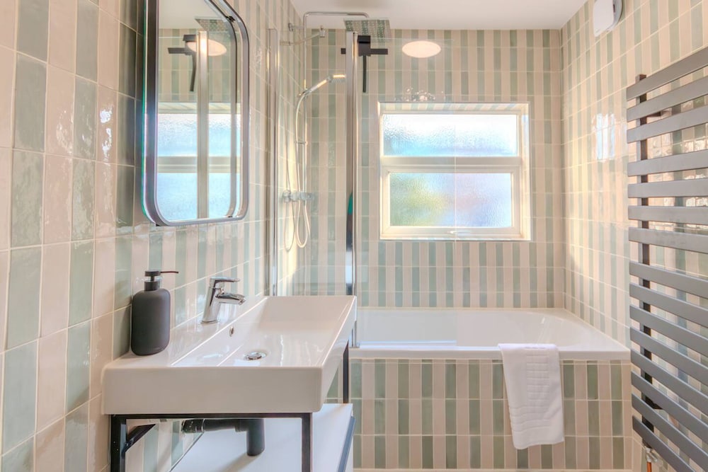 Cosy Margate Getaway Sleeps 5 By Adliv