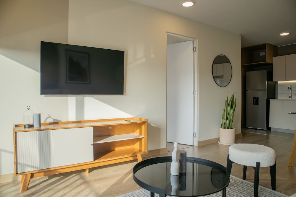 w Impressive 2BR With Balcony in Miraflores