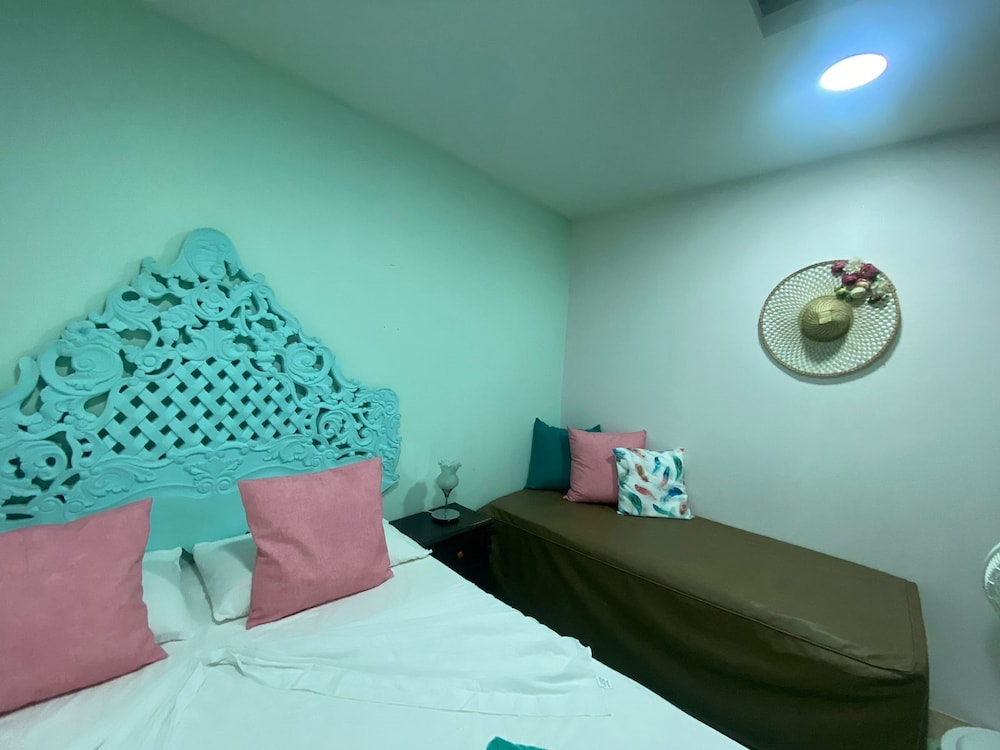 Room in Lodge - Cr-4 Room In Getsemani With Breakfast Wifi And Air Conditioning