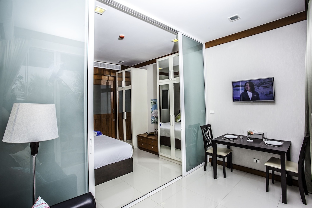 Q Kata Residence