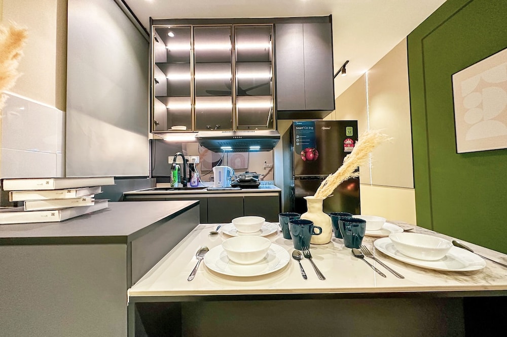Neu Suites Horizon View Apartments