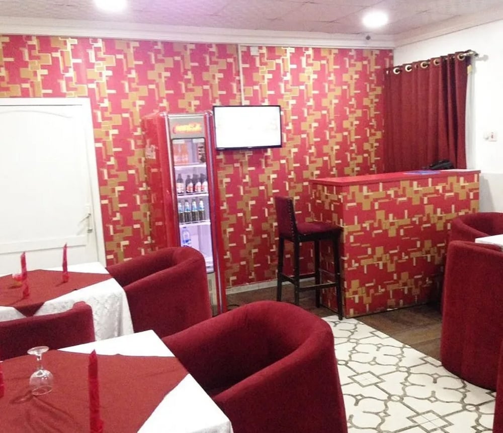 Chrisolik Hotel