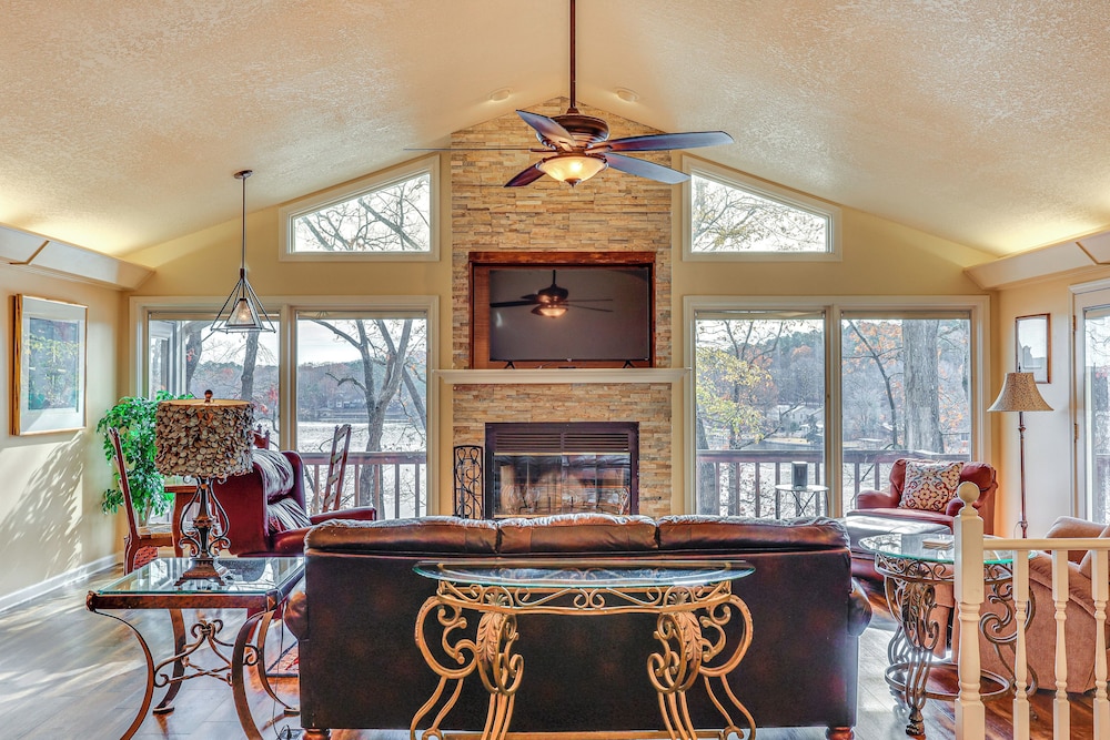 Lakefront Hot Springs Village Home w/ Private Dock