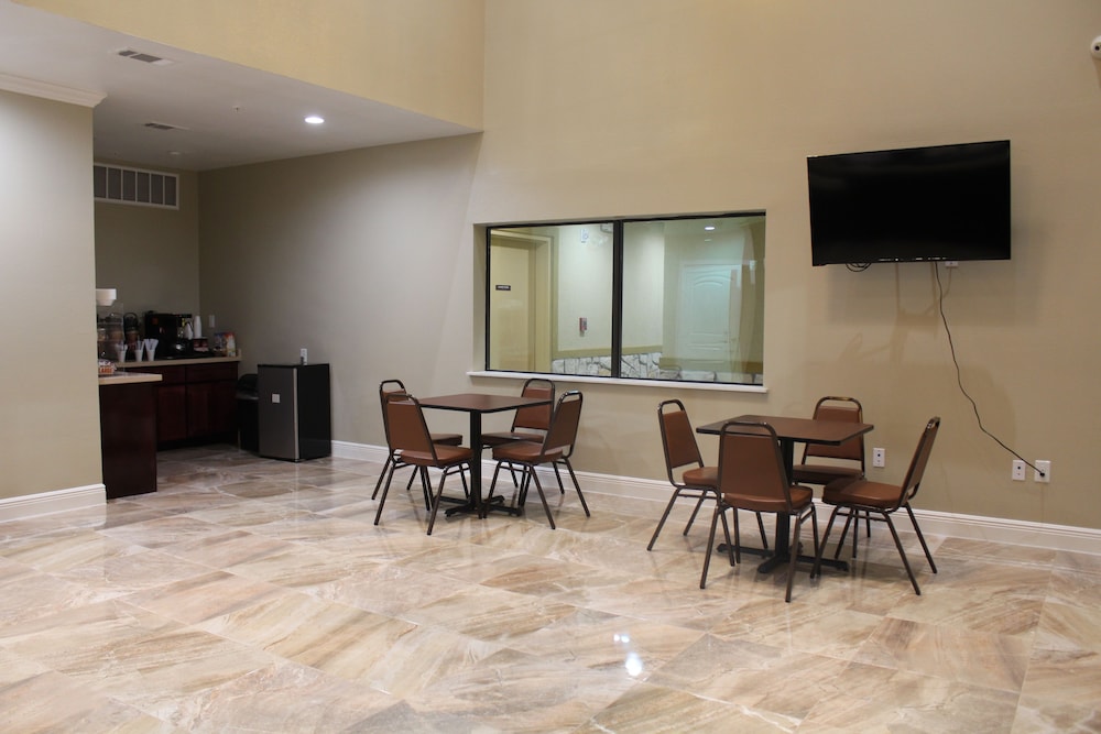 Express Inn & Suites - Bush Airport