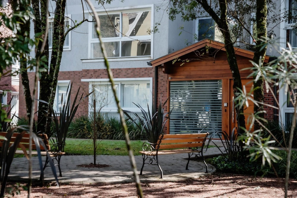 Apartamento Charmoso e Iluminado em Bairro Nobre de Gramado view 2