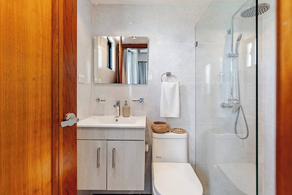 Luxurious Santo Domingo Apartment in Heart of the City, Wifi, Pool, Parking Free