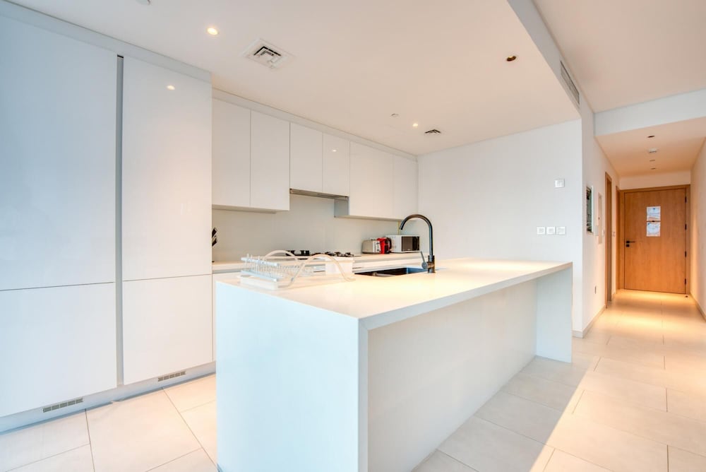 Smart and Contemporary Apt With Burj Khalifa View