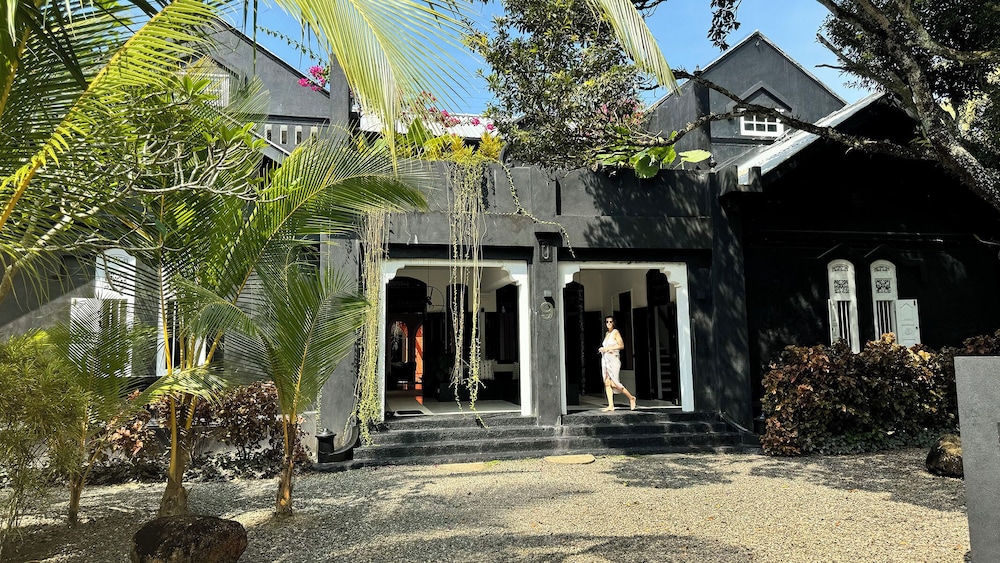 9 Provinces Estate