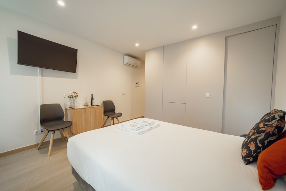 Carmo Residence Porto - S ANA by Vacationy