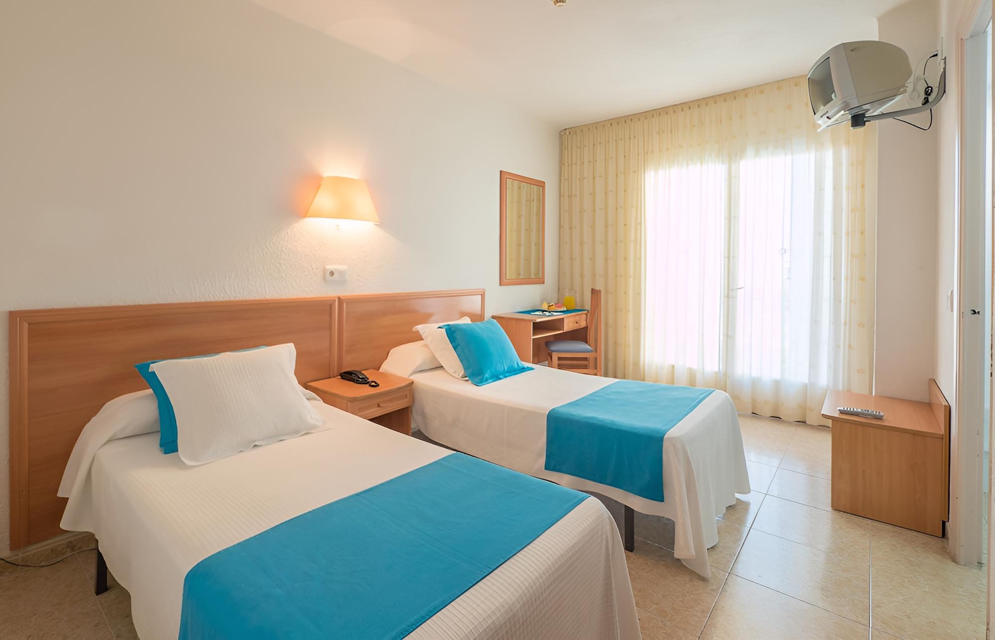 Hotel Checkin Pineda
