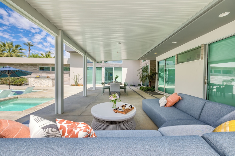 The Polo Villas by AvantStay – Modern Oasis Near Empire Polo Club