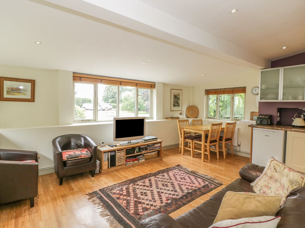 Pembridge Cottage view 2
