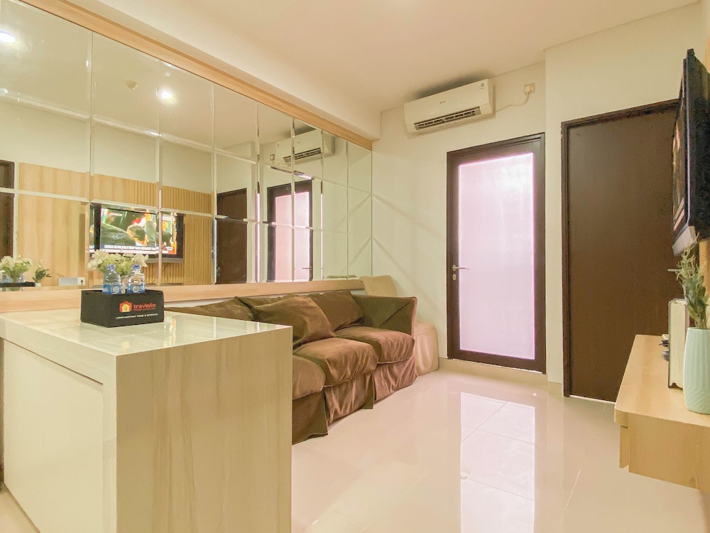 Modern Look 2BR Corner Transpark Cibubur Apartment