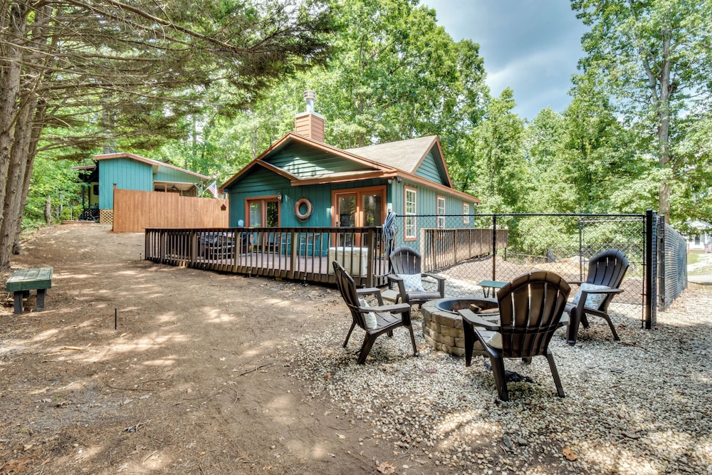 Dock & Hot Tub at Fair Play Hideaway!