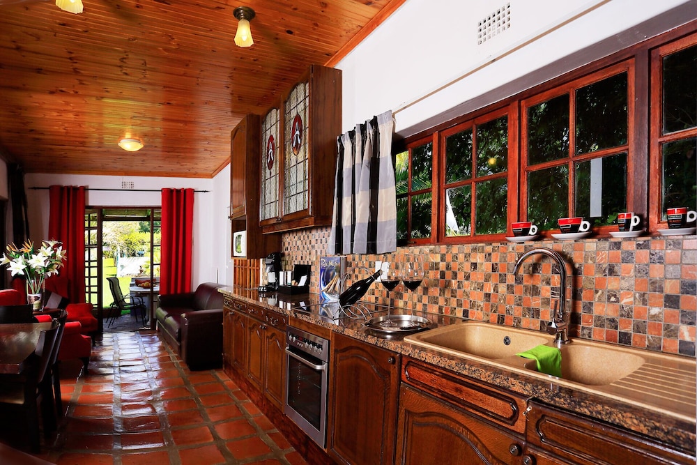 Orange Ville Guesthouse