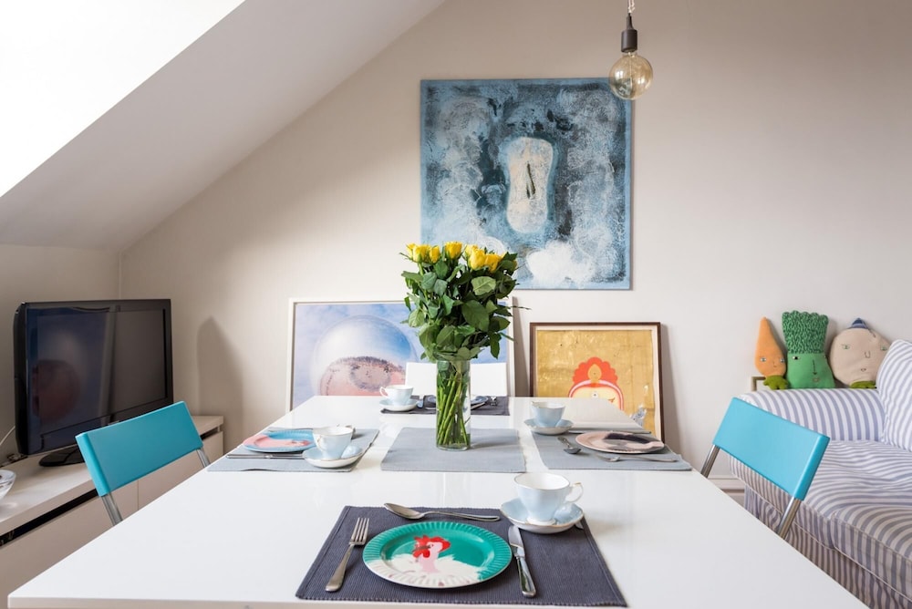 Pleasant Earl s Court Apartment Near Hyde Park