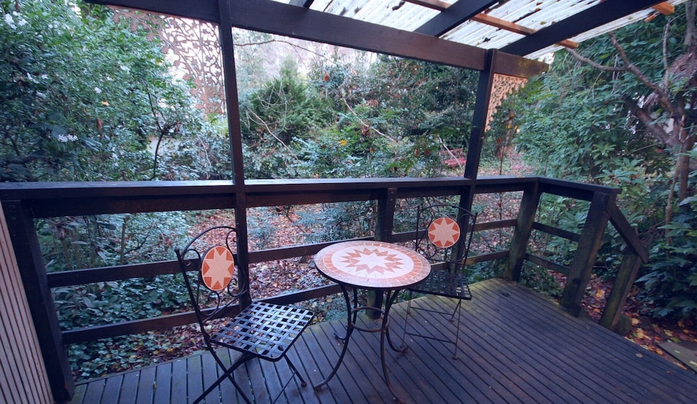 Tudor Cottages Mt Dandenong
