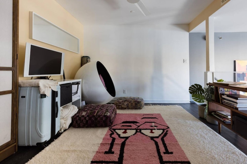 Dekalb by Rove Travel Duplex Loft w Terrace
