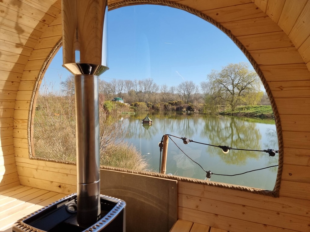 Lakeside Sussex Retreat