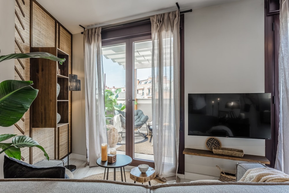 Lugbara - 1 Bedroom and Terrace in Goya