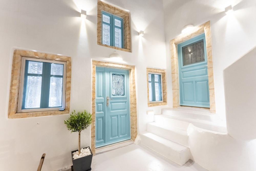 Kalamia Cave House