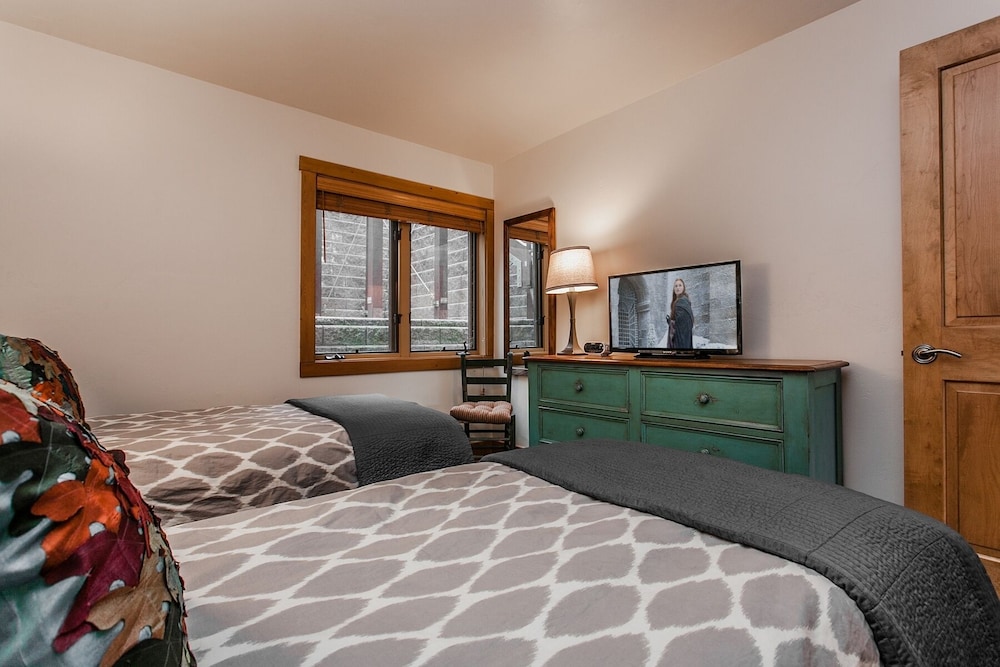 Snowmass Mountain by Snowmass Vacations