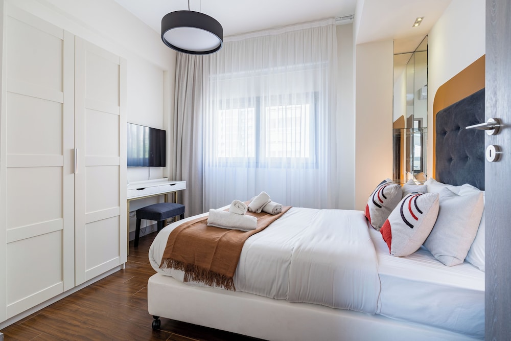 Local Host Living - Signature Apartments in Nicosia