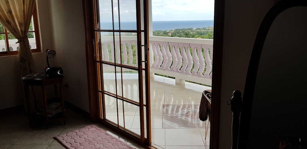 Jamaica Villa Sweetsap