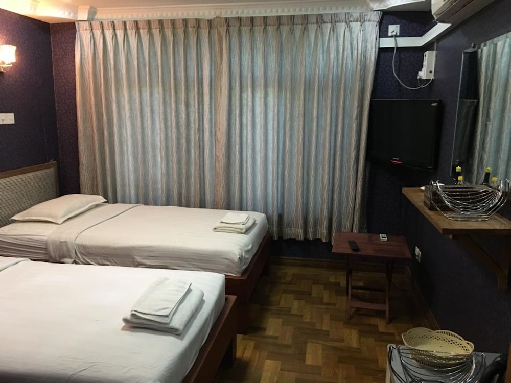 Yaewaddy Motel
