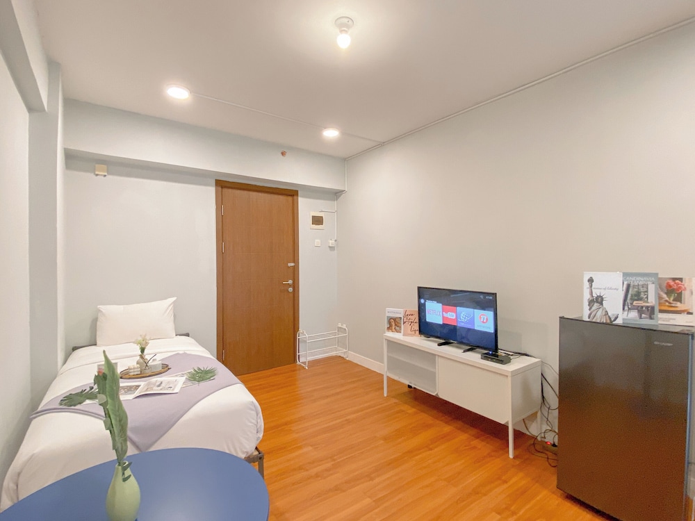 Good Studio Room at Cinere Resort Apartment
