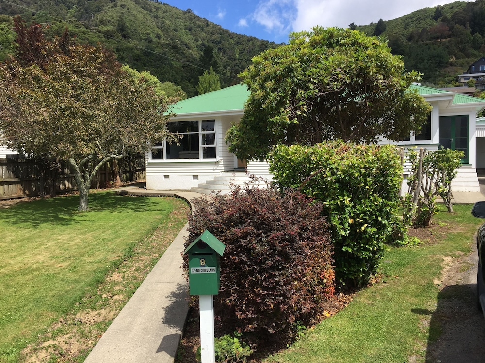 3 & 4 Bedroom Houses in Seaview Crescent