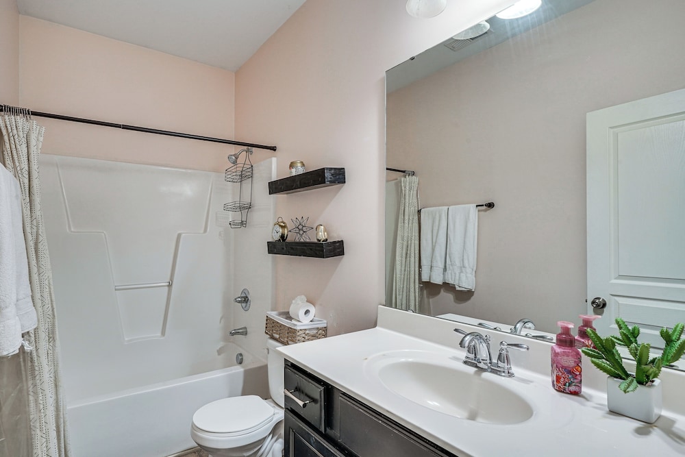 2 Mi to Downtown Durham: Family Home w/ Yard!