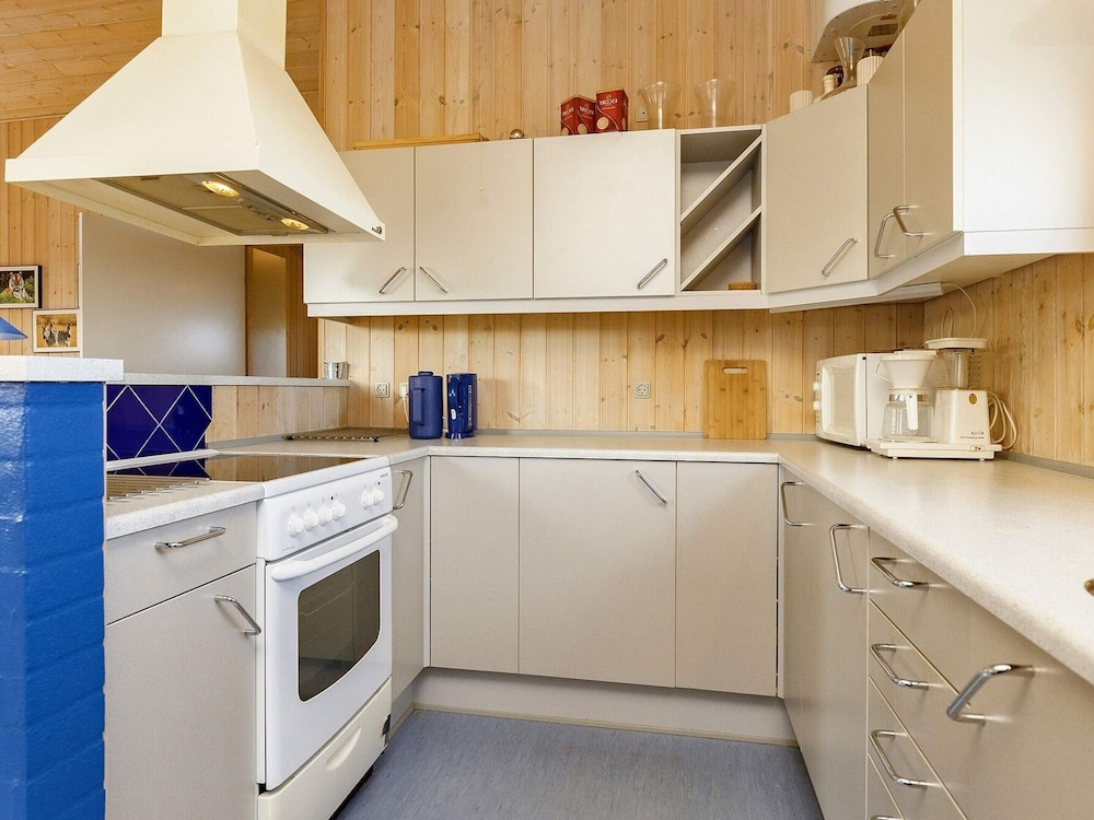 6 Person Holiday Home in Hjorring