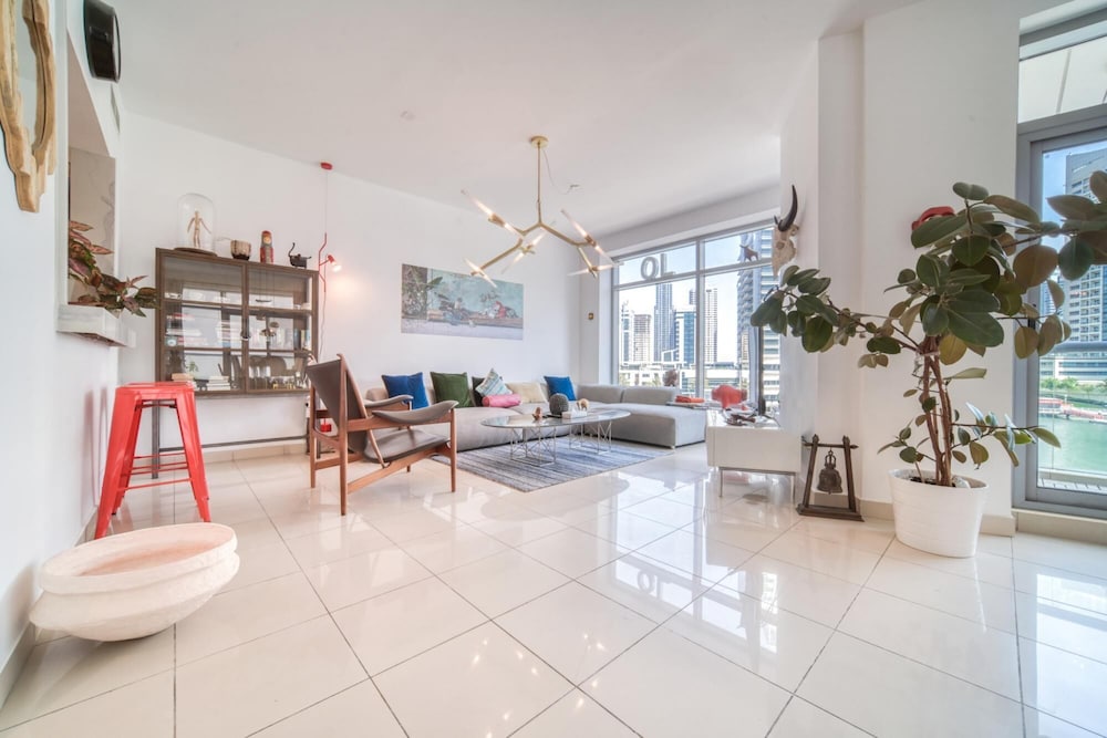 Enchanting 1BR w Balcony Overlooking Dubai Marina