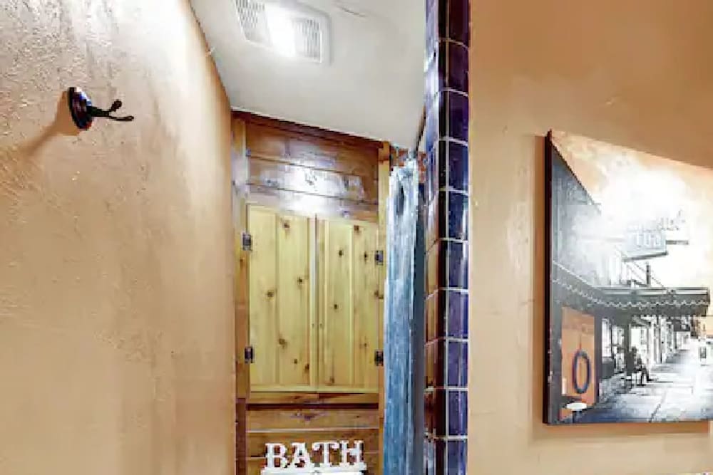 Terracotta Oasis - Wimberley for 30 Guests