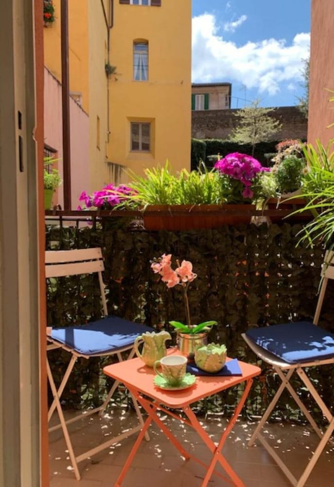 Colosseum 2BR Elegance and Charm