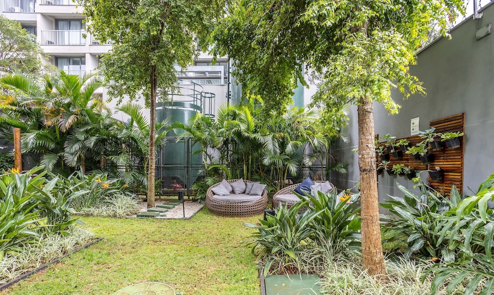 Modern Studio 450m From the Subway Ism0806