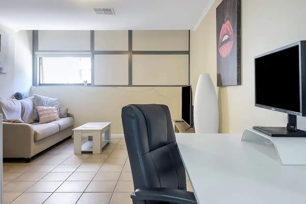1BR Apartment Near Trendy Zetland